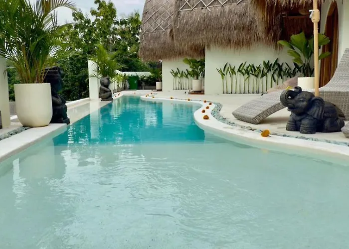 Ayu Padang 03 Villa Uluwatu (Bali)